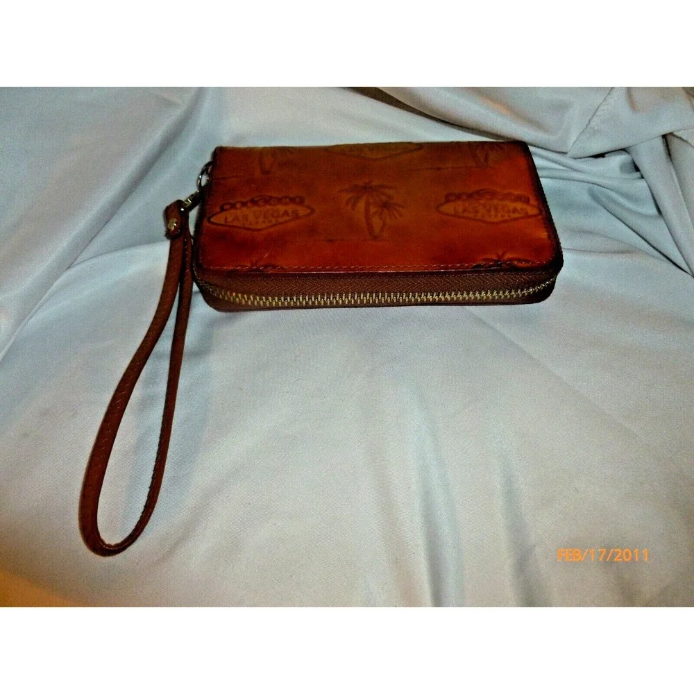 Las Vegas Embossed Brown Leather Zip‎ Around Wristlet Wallet Palm Trees Souvenir